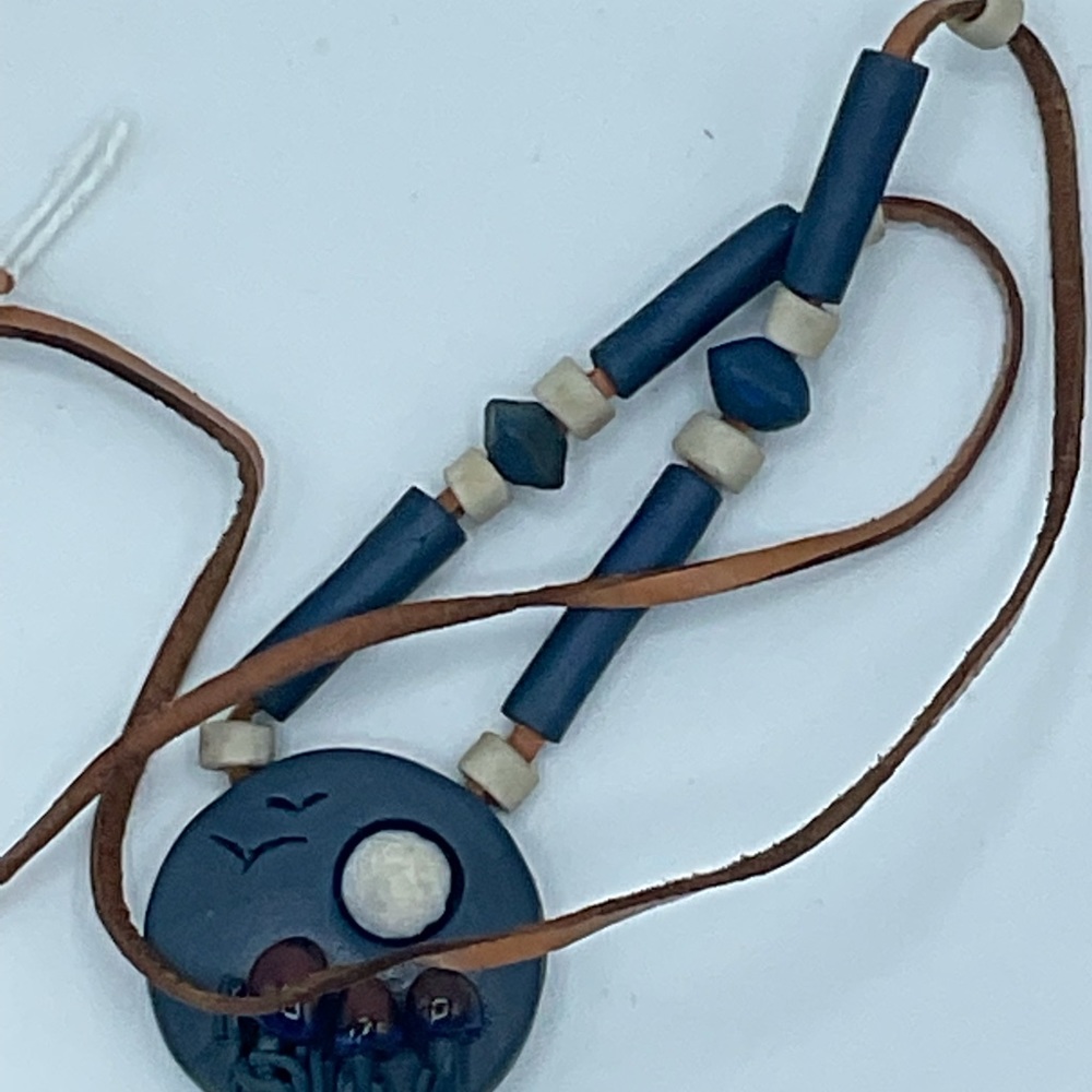 “HANDMADE” VINTAGE MUSHROOM, MOON AND GULLS           POTTERY PENDANT NECKLACE. - Picture 4 of 11